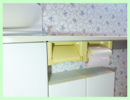 トイレ内‐ペーパーホルダー周囲の傷補修